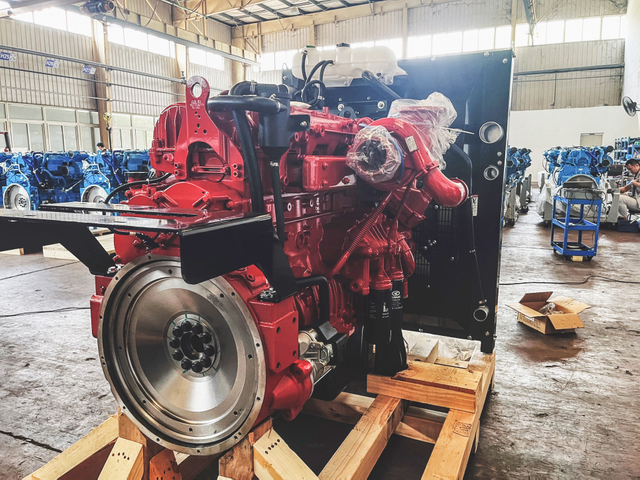 Судовой двигатель с усовершенствованной системой внутреннего сгорания