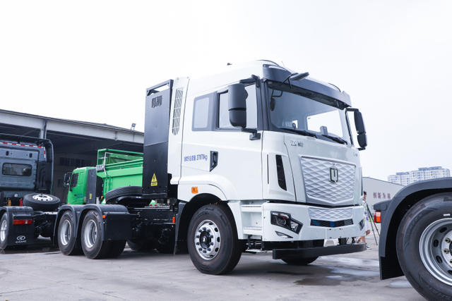 Совершенно новый тягач с прицепом и тягачом 6X4, электромобиль